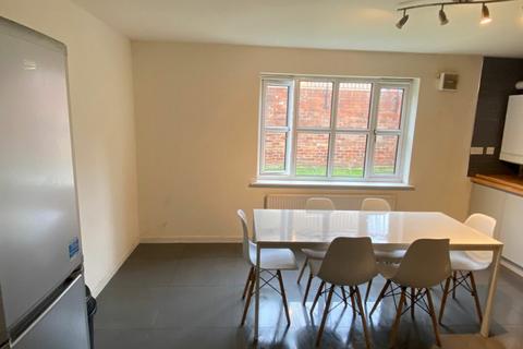 6 bedroom terraced house to rent, Denison Street, Nottingham NG7