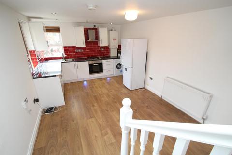 2 bedroom flat to rent, Sholebroke Avenue, Leeds, West Yorkshire, LS7