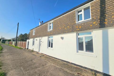 3 bedroom end of terrace house to rent, Canal Bank, Purton, Berkeley