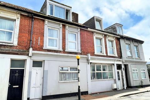 Studio to rent, Sedlescombe Road North, St. Leonards-On-Sea TN37