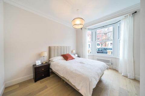 2 bedroom flat for sale, Steerforth Street, Earlsfield