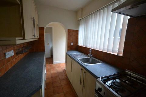 2 bedroom terraced house to rent, Avenue Road Extension, Leicester