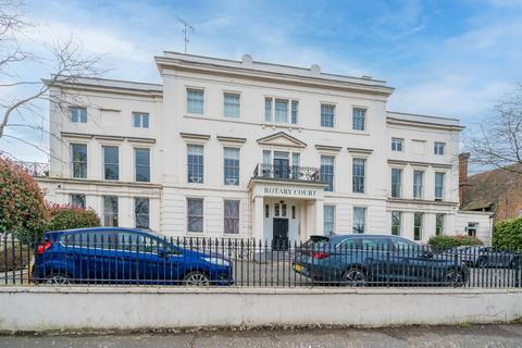 1 bedroom flat for sale, Hampton Court Road, East Molesey