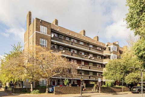 2 bedroom flat for sale, White City Estate, London W12