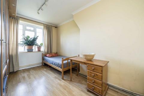 2 bedroom flat for sale, White City Estate, London W12