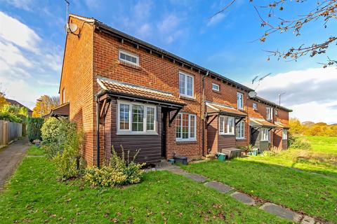 1 bedroom end of terrace house to rent, Richmond Walk, St. Albans