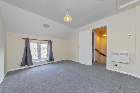 1 bedroom end of terrace house to rent, Richmond Walk, St. Albans