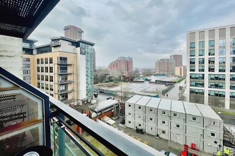 2 bedroom flat to rent, Riverside Way, Leeds, West Yorkshire, LS1