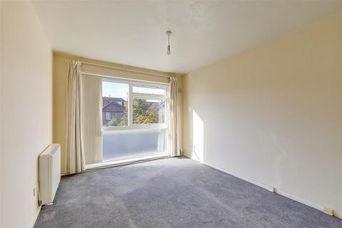 2 bedroom apartment to rent, Downview Road, Worthing