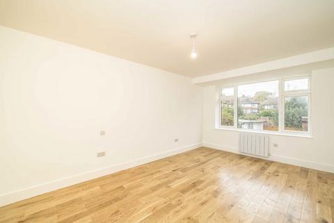 3 bedroom flat to rent, Brunswick Gardens, London W5