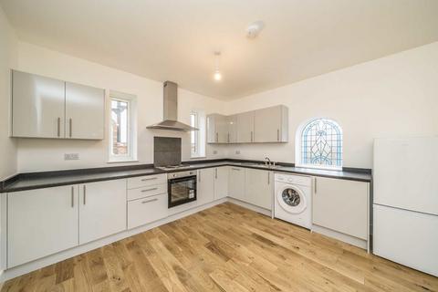 3 bedroom flat to rent, Brunswick Gardens, London W5