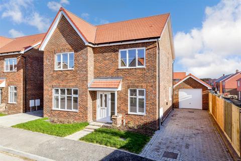 4 bedroom detached house for sale, Thyme Avenue, Hailsham, East Sussex