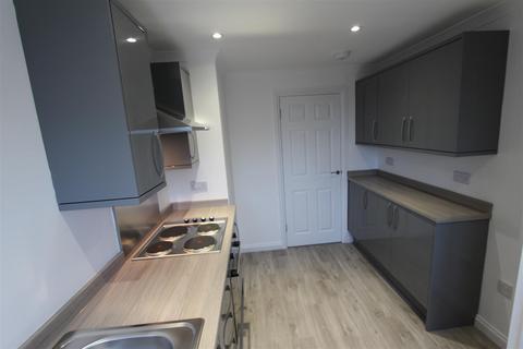 2 bedroom apartment to rent, 87 Gillway