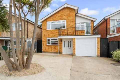 4 bedroom detached house to rent, Mandeville Drive, Surbiton KT6