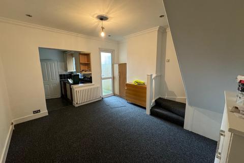 3 bedroom house to rent, 191 ,Rectory Rd, London , RM17