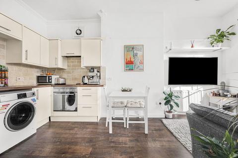 Flat 7, 4 Berkeley Street, Cheltenham, GL52 2SX
