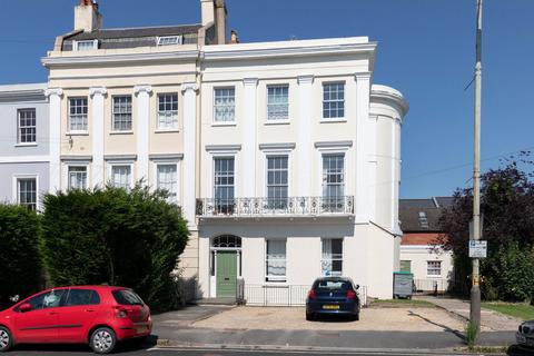 Flat 7, 4 Berkeley Street, Cheltenham, GL52 2SX
