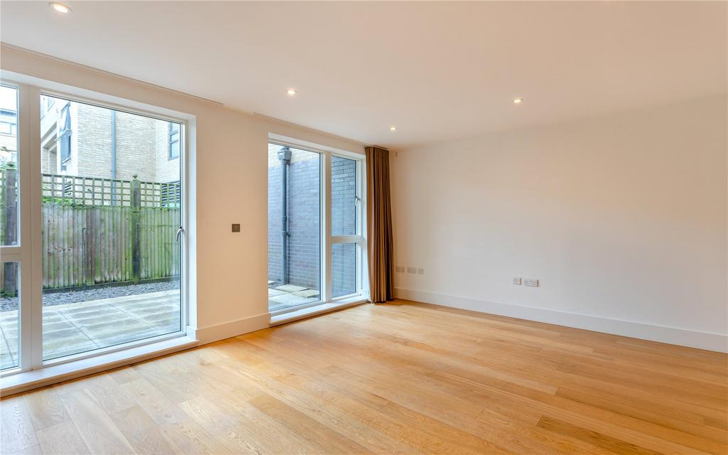Lounge/ Bedroom