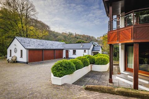 3 bedroom detached house for sale, Glyn-Y-Mel Road, Fishguard SA65