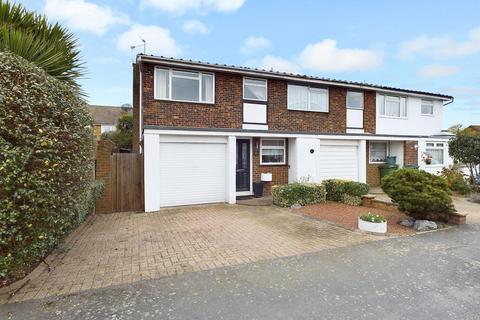 3 bedroom end of terrace house for sale, Montague Close, Walton-On-Thames