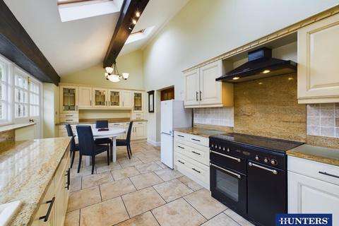 4 bedroom flat to rent, Mount Pleasant, Kendal, LA9 4JS