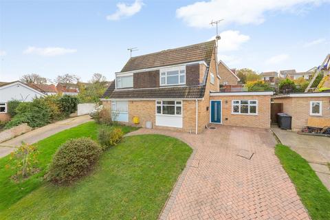 4 bedroom semi-detached house for sale, Shearwater Avenue, Whitstable