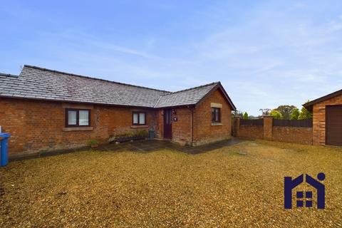 3 bedroom detached bungalow to rent, Runshaw Lane, Euxton, PR7 6EX