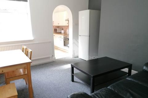 1 bedroom in a house share to rent, Room 5, 71 Newcastle Avenue.