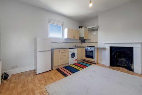 1 bedroom flat to rent, Archway Road, London N6