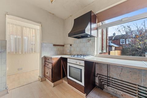 60 Brampton Road, Croydon, CR0 6JN