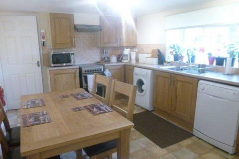 4 bedroom semi-detached house to rent, Lesbury