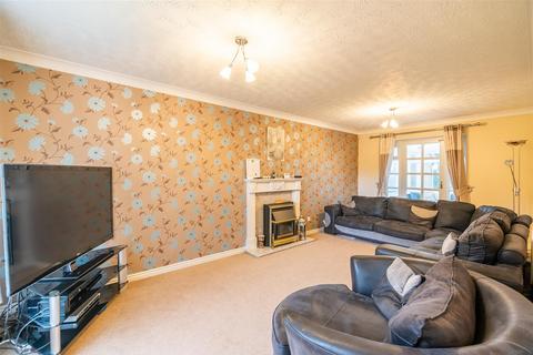 4 bedroom detached house for sale, Middlethorne Mews, Leeds