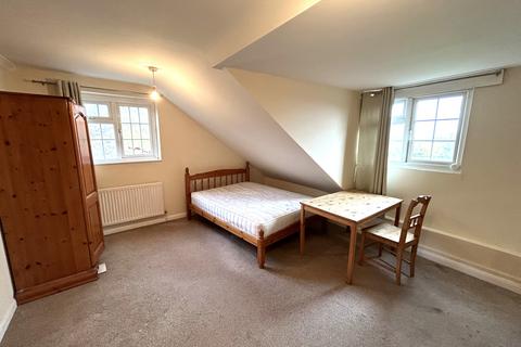 1 bedroom in a flat share to rent, Newdigate Road, Rusper RH12