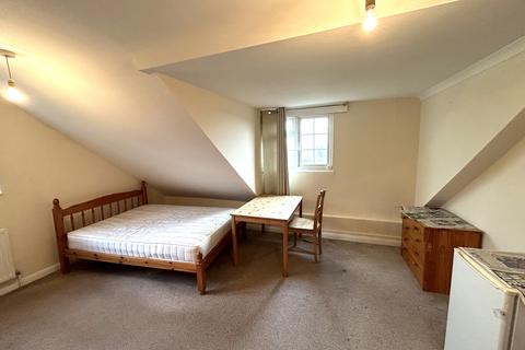 1 bedroom in a flat share to rent, Newdigate Road, Rusper RH12