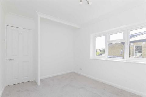 1 bedroom flat to rent, York Road, Teddington TW11