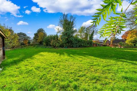 4 bedroom detached bungalow for sale, The Gallop, Sutton SM2