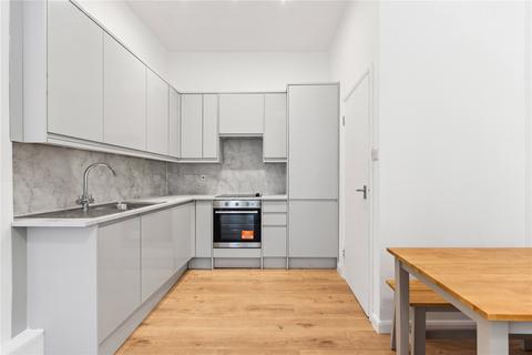 2 bedroom apartment to rent, Endlesham Road, London, SW12