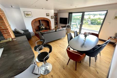 4 bedroom detached house for sale, Barnsley Road, Flockton, Wakefield