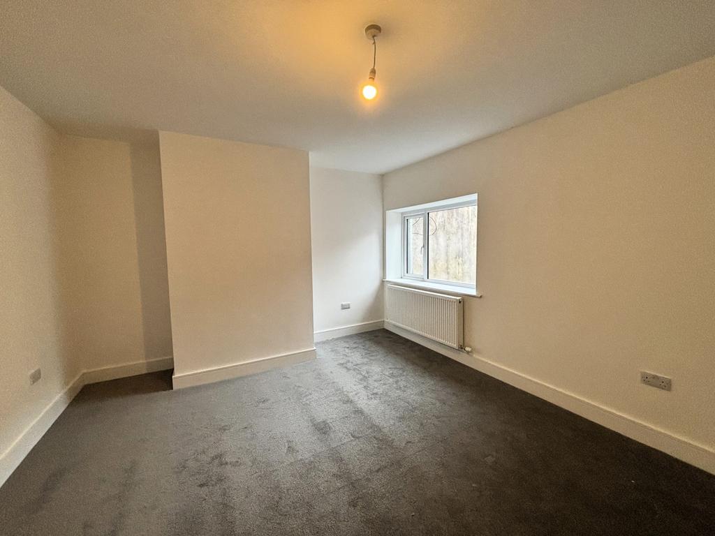 Middle reception room