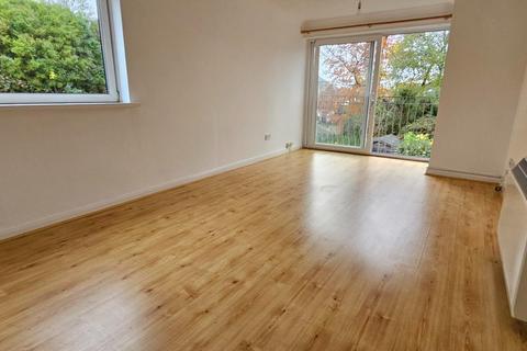 2 bedroom flat to rent, Graigwen Road, Pontypridd