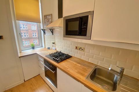 2 bedroom flat to rent, Tollcross Road, Glasgow G31