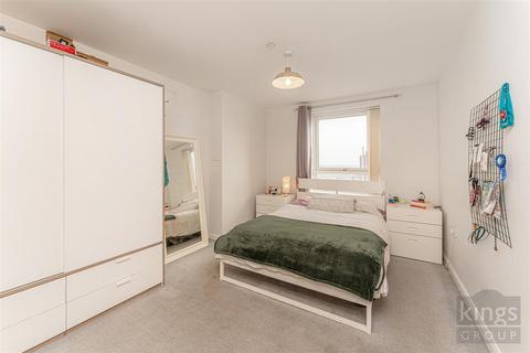 2 bedroom flat for sale, Cannon Road, London