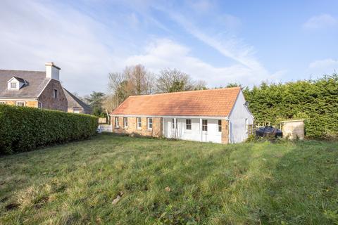 3 bedroom detached bungalow to rent, Les Chenolles, St. John, Jersey