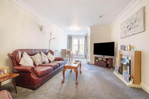 2 bedroom apartment for sale, Deanery Close, Chichester, PO19