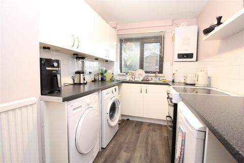 1 bedroom maisonette to rent, Mountbatten Close, St. Albans