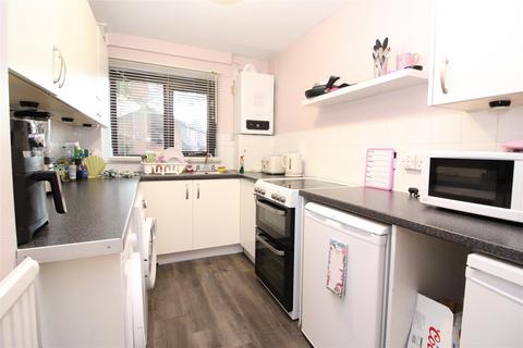 1 bedroom maisonette to rent, Mountbatten Close, St. Albans