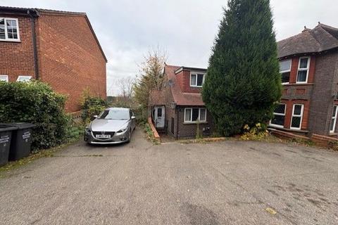 1 bedroom semi-detached house to rent, Flat , Beacon Lodge,  Downs Road, Luton