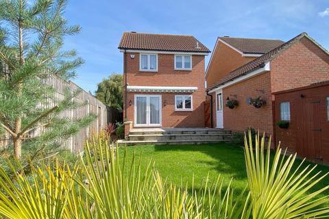 3 bedroom detached house for sale, Sunny Mews, Collier Row RM5