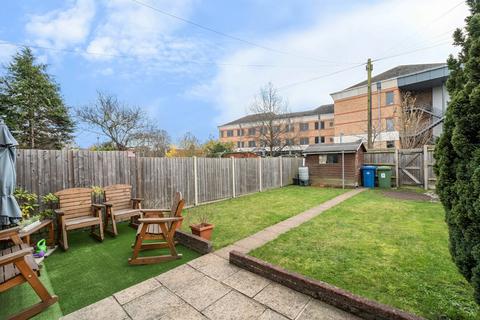 2 Barn Close, Bracknell, RG12 2TR