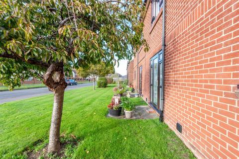 2 bedroom ground floor flat for sale, Kingfisher Court, Shrubbs Drive, PO22